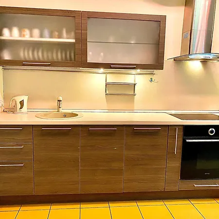 Evelina * كلابيدا